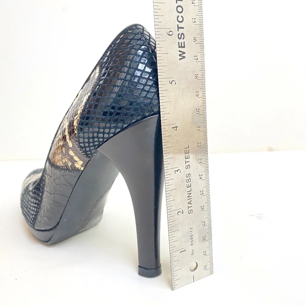 Stuart Weitzman Snakeprint Heels Size 6.5 - Picture 10 of 12